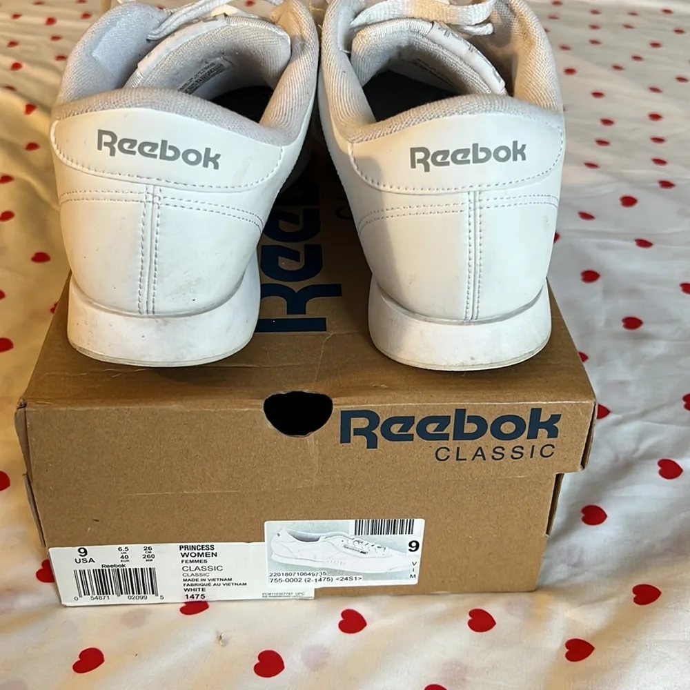 USED!!!!! Woman’s Reebok - Picture 2 of 6